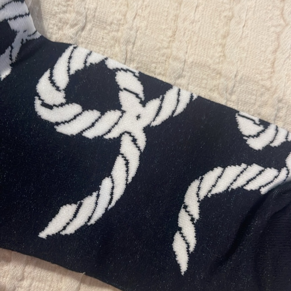 - New! Happy Socks!🪢 - Picture 3 of 3